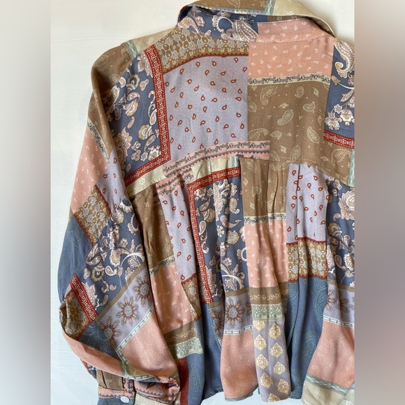 Patchwork Button-Up Blouse - Picture 3 of 6